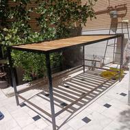 میز‌اهنی‌باتخته‌چوبی