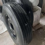 لاستیک نیسان جلو درحد