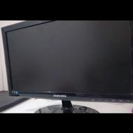 مانیتور سامسونگ و کیبورد