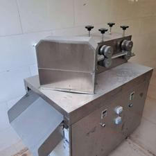 دستگاه کاتر اسنک بالشتکی E69