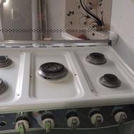 گاز طرح فر دست دوم خیلی تمیز فقط شیشه جلو شکسته