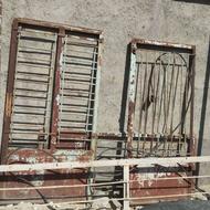 درب پارکینگی سه لنگه نردبان و جهار پایه