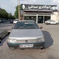 پژو 405به رنگ بژ نقرایی