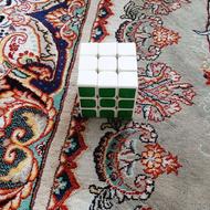 روبیک 3 ×3 و سالم است