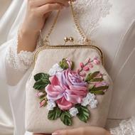 کیف دهانه فلزی روباندوزی