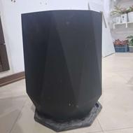 یه گلدان پلیمری طرح الماس