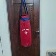 کیسه بوکس و لباس بوکس