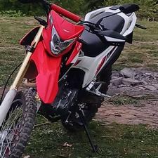 متور سیکلت 200. فلات