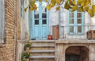 فروش فوری خانه سقف تیرآهن بدنه آجرتاکیدمیکنم قابل سکونت میبا