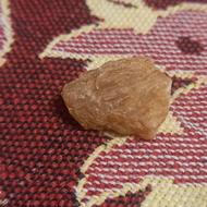 عقیق عسلی تراش نخورده