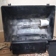 نورافکن فقط لامپ نداره