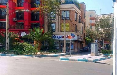 هاشمی 100متر زمین 250 متر اداری89متر تجاری مستغلات