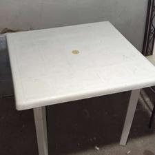 میز چهارگوش پلاستیکی