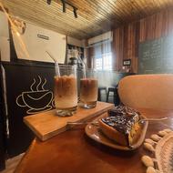 نیرو خانم برای کار در کافه