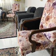 مبل راحتی و جلو‌ مبلی