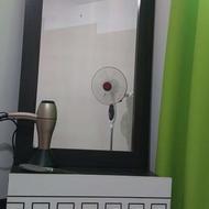 میز ارایش ام دی اف همراه با کشوی بزرگ ریلی،، طرح ورساچ ،.