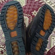 پوتین اسپرت نیم بوت مناسب برای پیاده روی و کوه نوردی درجه یک