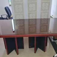 میزکنفرانس بهمراه شیشه محافظ ضحیم