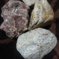 این نمونه از سنگهای طبیعی را خریدارم