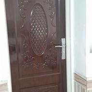 دوعدد درب یکی به چپ یکی به راست باز میشه