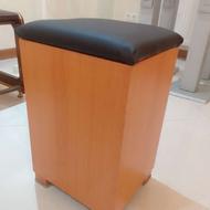 صندلی با mdf خارجی کاملا سالم درحد نو