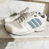 کتونی adidas