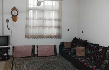 یک واحد مسکونی حیاط دار با سند مالکیت