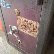 فروش گاو صندوق در حد نو