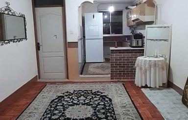 طبقه هم کف تادلت بخادانباری داره