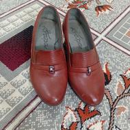 ی جفت کفش زنانه درحد نو