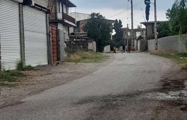 دو پلاک زمین باهم( زمین سه بر 6متری دارد.)