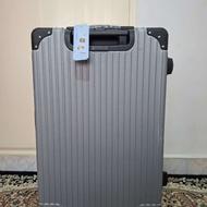 چمدان سایز متوسط وارداتی