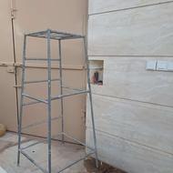 سه عدد چهارپایه فلزی محکم