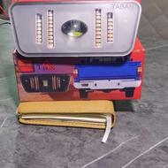 چراغ چشمکزن سپرعقب نیسان که هم مزاحم گیره هم چشمک میزنه