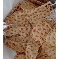 نان خشک خریداریم