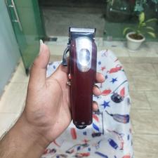 ماشین اصلاح سالم و تمیز