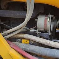 یک دستگاه بیل بکهو TDL100
