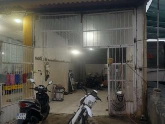 مغازه 45 متری سر جاده اصلی لنگرود به لاهیجان
