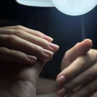 خدمات ناخن ، کاشت و ژلیش
