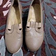 کفش و کتونی زنانه ومردانه