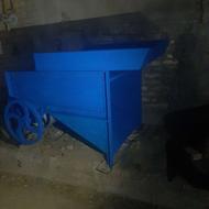 یک دسگاه پسته پوست کن