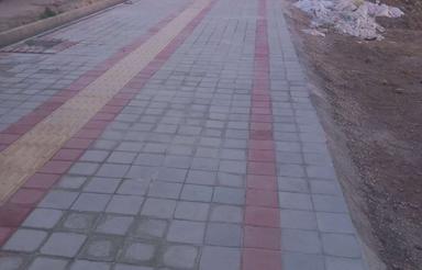 زمین بزرگ بر خیابان اصلی