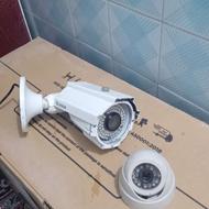 2 عدد دوربین مدار بسته