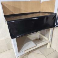 میز چوبی دست ساز درست شده