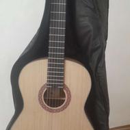 گیتار اصلا استفاده نشده