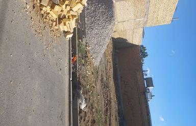 زمینی برخیابان اصلی