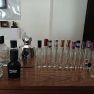 تعدادی شیشه عطر وادکلن سایز متوسط وبزرگ