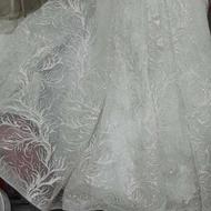یه عدد لباس عروس نو نو یک بار تن شده
