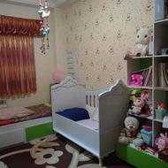 تخت بچگانه به همراه تشک، کمد، دراور و بوفه