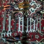 چند عدد اچار فروشی